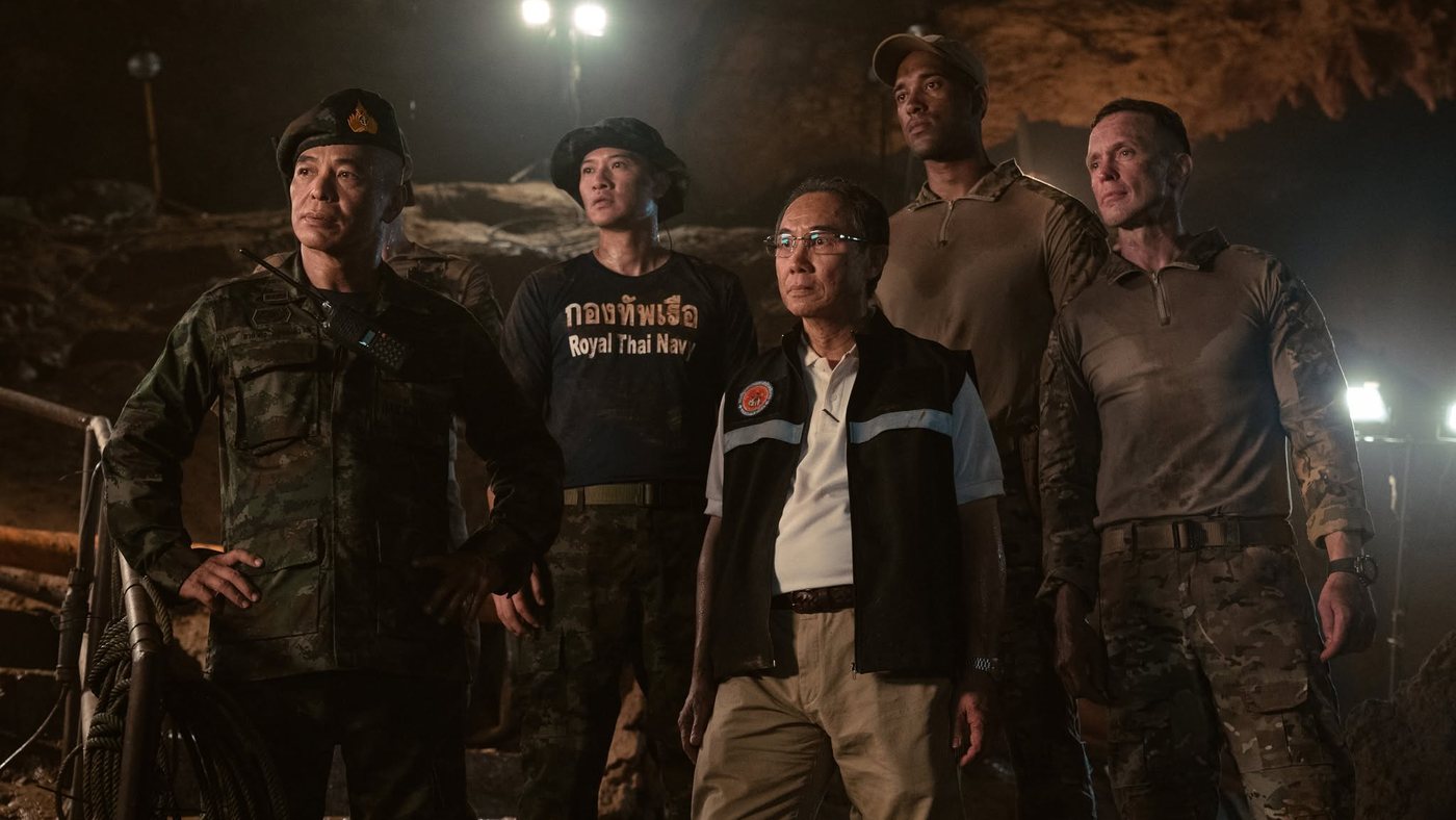 Rescue leaders standing together in the cave